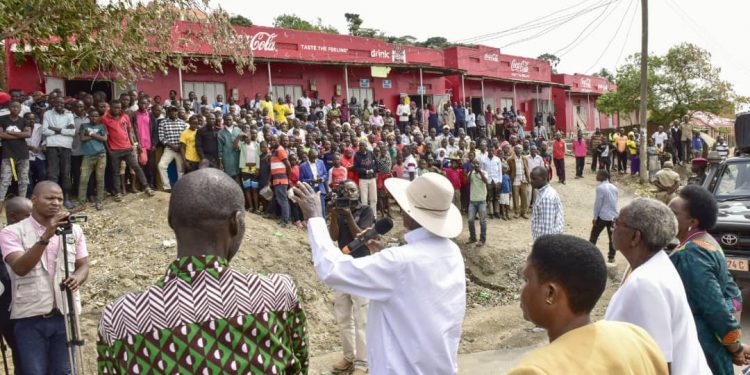 Museveni Compensates Families of Kyambura Fuel Inferno Victims with shs.5m
