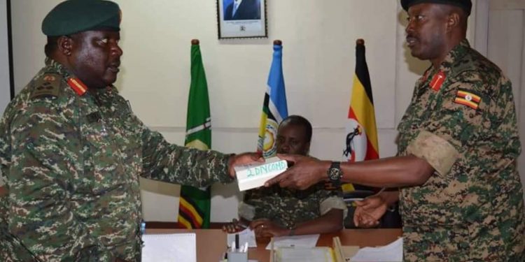 Brig. Takirwa Takes over 2nd Division Command