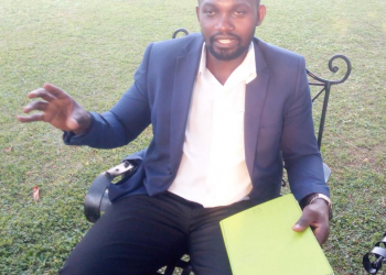 Video:Bunyangabu District LC5 Chairman Punches Female RDC for Ordering him to Park Government Vehicle