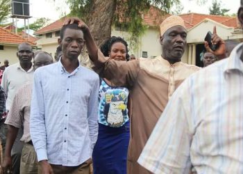 Besigye Celebrates Jinja RDC’s Incarceration
