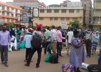 Gov’t allows unregistered Buses, Taxis to Transport Stranded Passenger in Kampala  