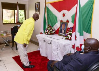 Museveni Praises Nkurunziza for Accepting Peace Deal