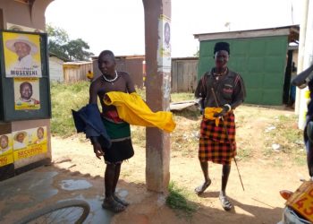 Photos: Bebe Cool abandons Processions; resorts to Door- Knocking Campaign for Museveni