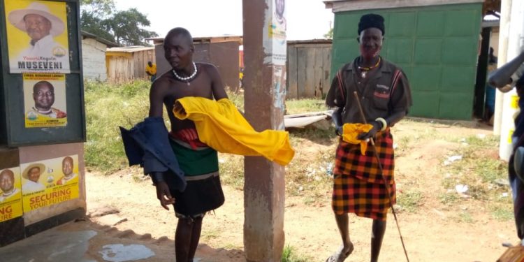 Photos: Bebe Cool abandons Processions; resorts to Door- Knocking Campaign for Museveni