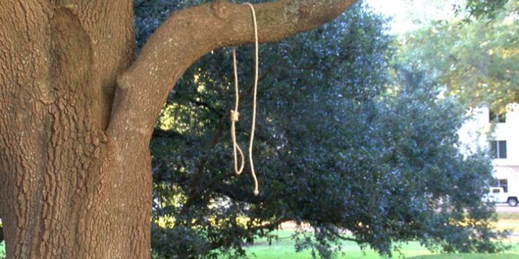 Police Constable found Hanging from Tree in Banda