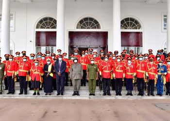 Go and Create wealth, Museveni tells Retired army Generals
