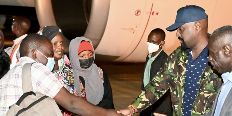 Muhoozi receives Ugandans who were Trapped in Sudan