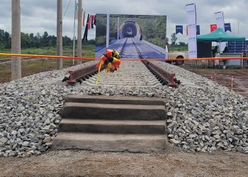 Museveni launches long-awaited Standard Gauge Railway construction