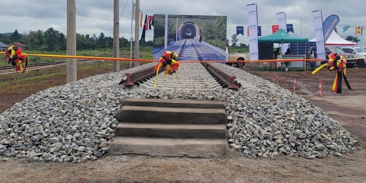 Museveni launches long-awaited Standard Gauge Railway construction
