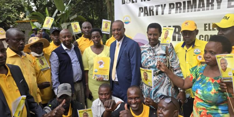 Former EC boss praises Museveni’s democratic Spirit after his Nomination for NRM Flag in Nyabushozi 
