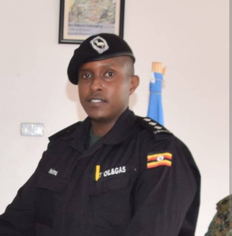 Rogue cop Filmed slapping Female supermarket Attendant has Violent past: He once Forced his Car into Liquor Shop in Ntinda 