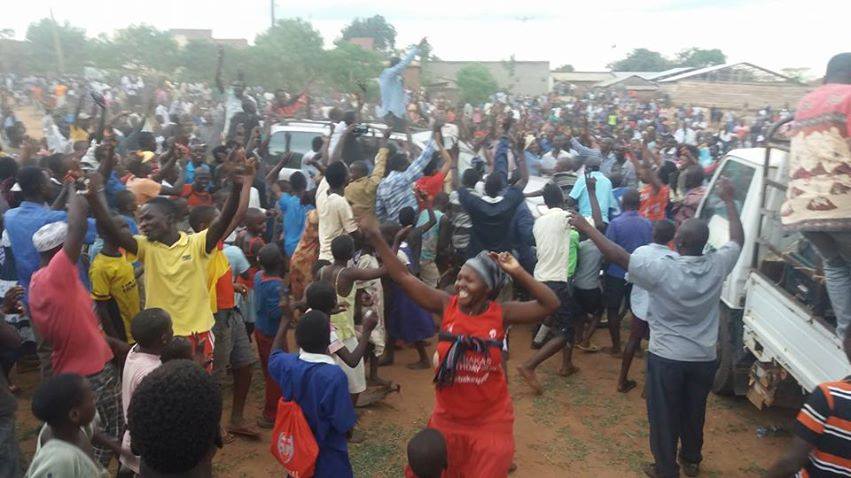 Besigye eludes security to Kayunga as Lukwago is blocked