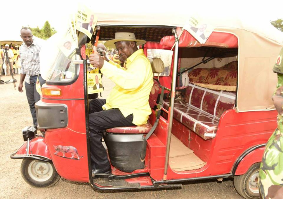 Museveni: Kayihura should keep out of politics and run police