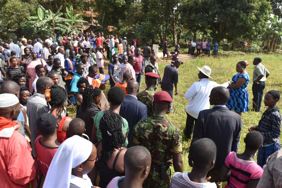 Photos: Museveni makes abrupt visit to Entebbe women murder scene