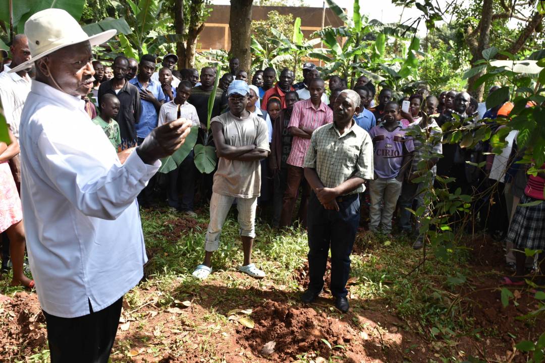 Photos: Museveni makes abrupt visit to Entebbe women murder scene
