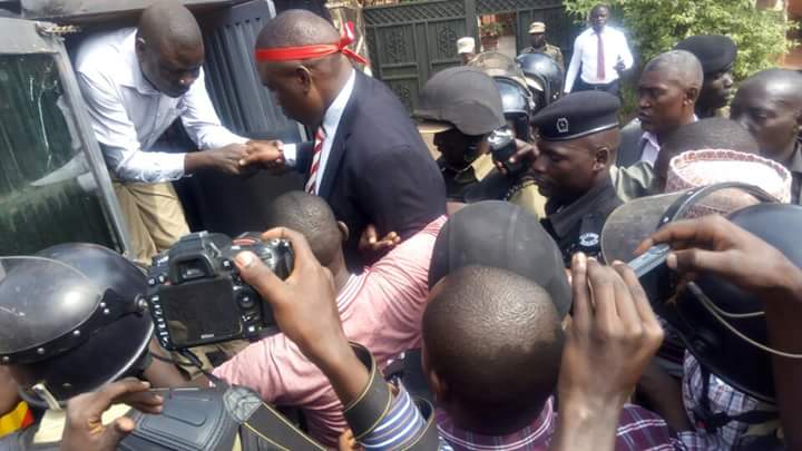 Age limit fracas: Besigye’s red ribbon protest day flops