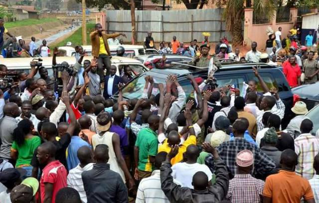 Police Food Suppliers ‘Block’ Museveni Motorcade over Delayed Payment