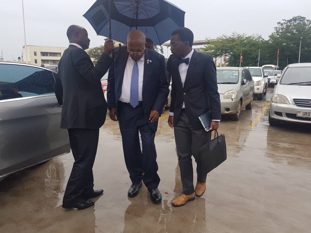 Parliament Quizzes Mutebile, Kasekende over Closure of 7 Banks