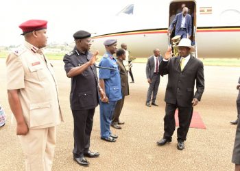 Museveni Returns from Angola