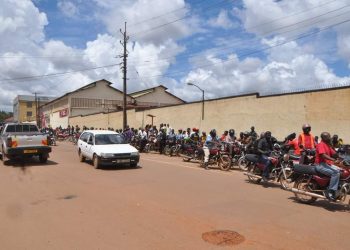 Angry Mob Attempts to Lynch Kabushenga for hosting ‘Illuminati Agent’ who Lied to Dish out Free Cash