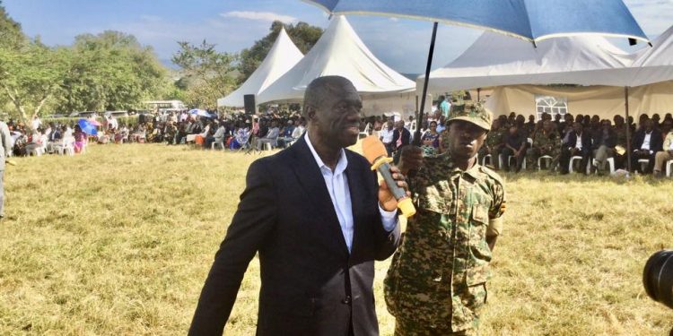 Besigye: I Genuinely Loved Museveni, those who Claim to Support him more than Me are Targeting his Money
