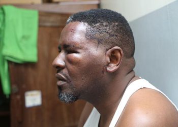 Bobi Wine’s fans in Owino attempt to Lynch KCCA spokesperson for Wearing yellow Tshirt