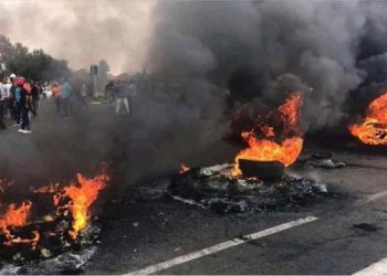 NUP Radicals Mount Roadblocks on Masaka- Mbarara highway, Collect money from Passengers to Bail Bobi Wine