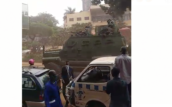VIDEO: UPDF Choppers, Tankers Patrolling Kampala excite Ugandans as Voting nears