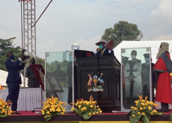 Museveni Sworn In: I will Bear True Allegiance to Republic of Uganda