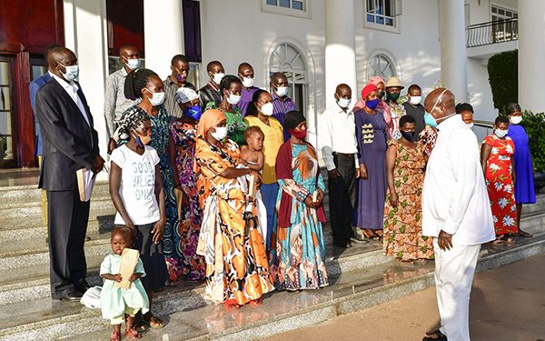 Museveni contributes Shs.10m to Families attacked by Bijambiya gang