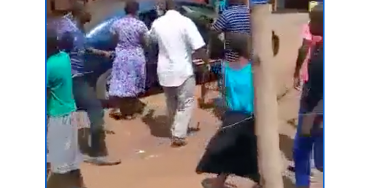 VIDEO: Men with Pangas attack UPDF Colonel in Nsangi in Broad daylight