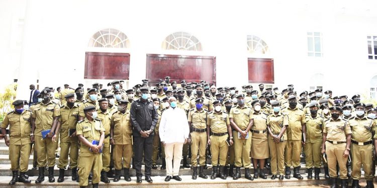 Museveni refuses to Renew contract of 7 Police chiefs