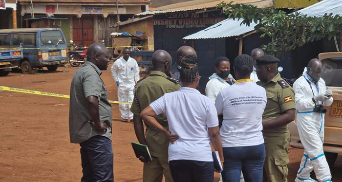 Gunmen attack Kyabadaza police; Kill 2 civilians, Release suspects, Burn station