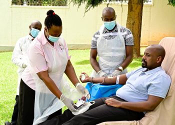 Gen. Muhoozi joins SFC commandos in Blood donation Drive