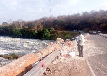 Karuma bridge Closed over Cracks